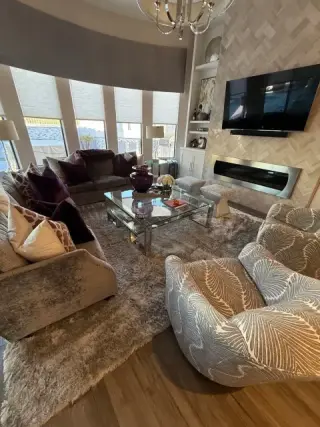 Living room after Atlanta deep cleaning